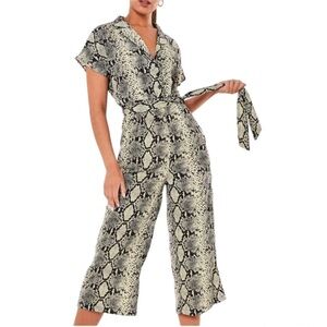 48. MISSGUIDED jumpsuit Snake Print